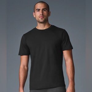 NWT Conquer Reform Crewneck Short Sleeve men’s Large